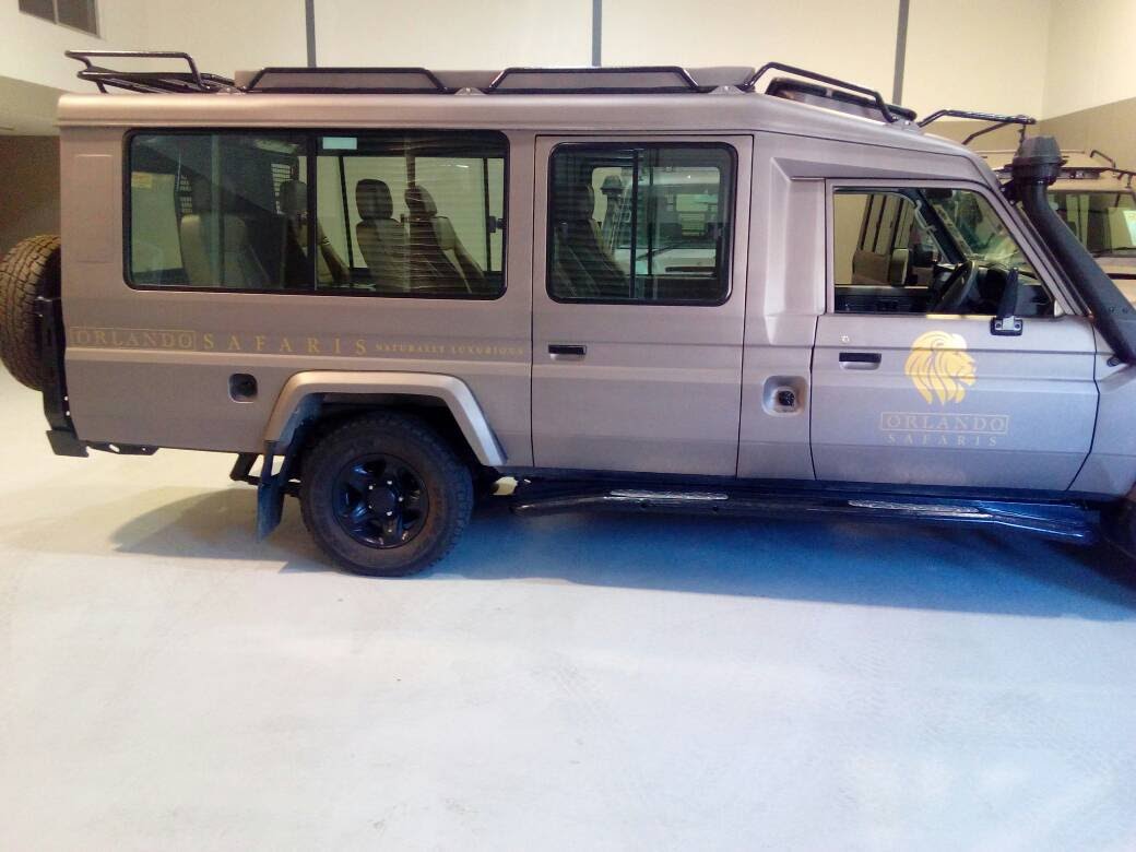Long-wheelbase Land Cruiser, safari spec